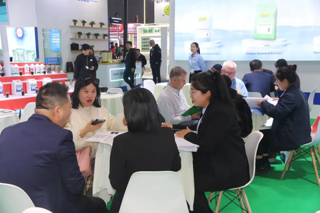 金牌赞助企业尊龙凯时生物全新亮相上海CAC国际农化展，以科技实力献礼25周年