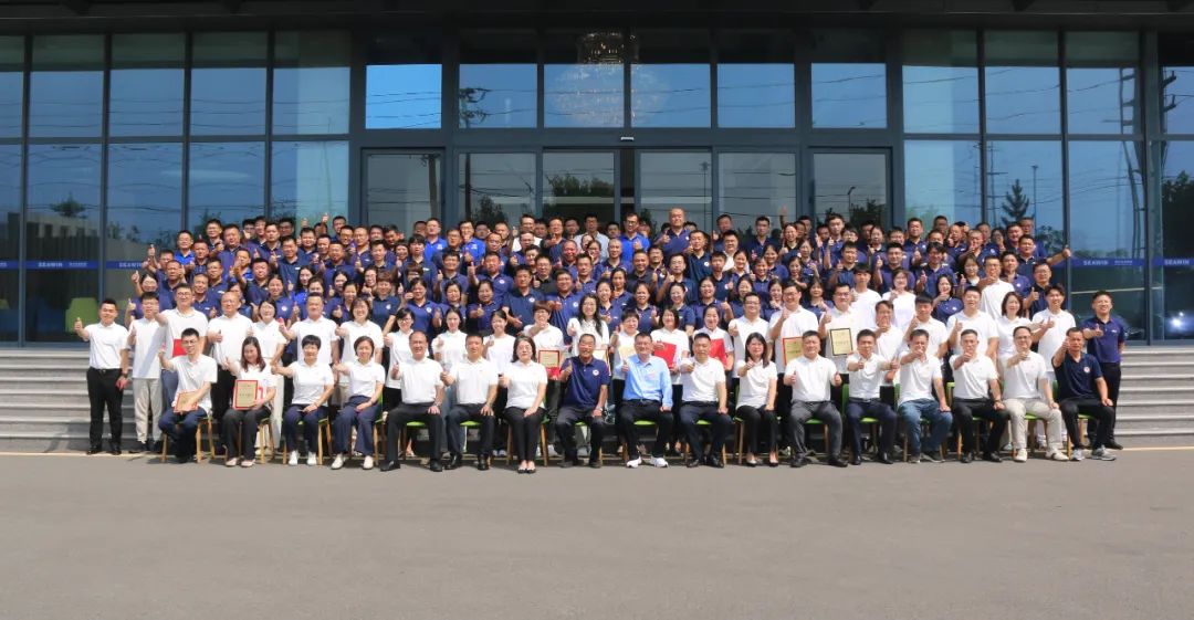 青岛尊龙凯时生物集团成立二十五周年表彰大会隆重举行